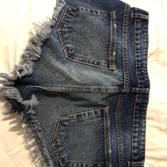 Shorts - Picture 2 of 3